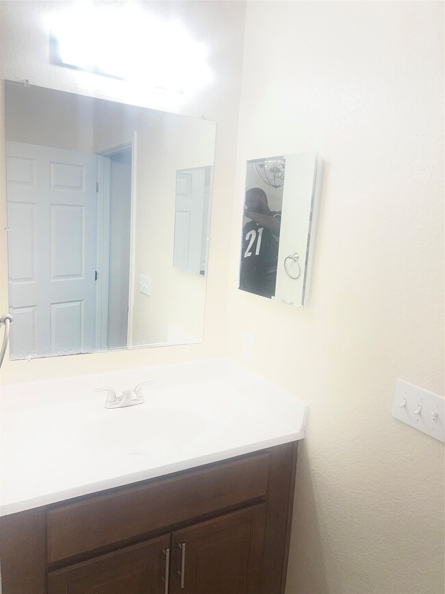 Building Photo - 3134 Babin Dr