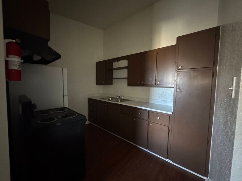 Building Photo - 715 N 20th St