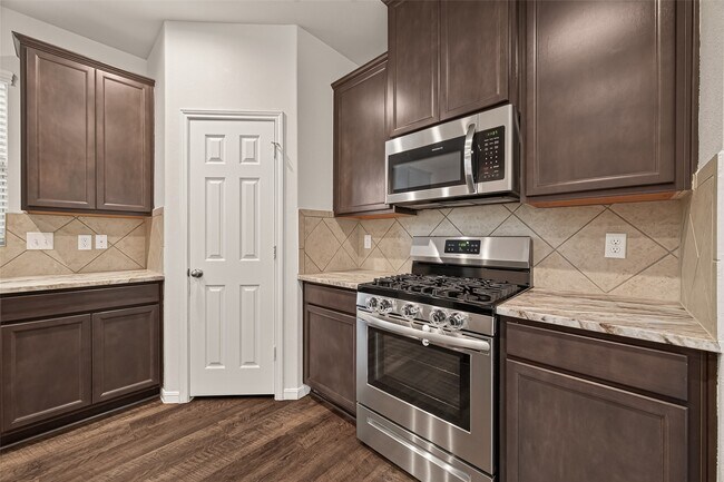 Building Photo - 13129 Leisure Cove Dr