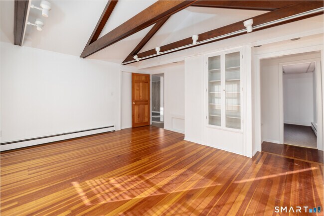 Building Photo - 199 Migeon Ave