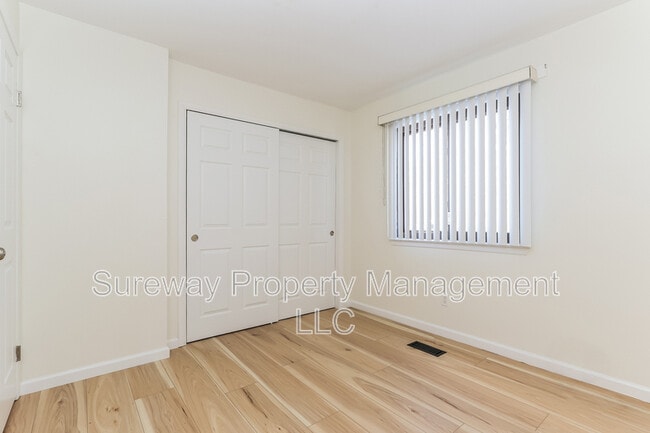 Building Photo - 1005 Woodhollow Dr