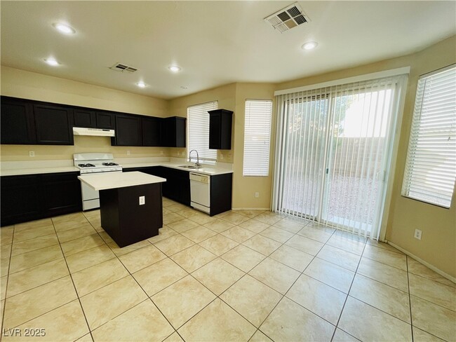 Building Photo - 8822 Imperial Forest St