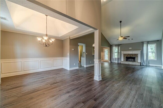 Building Photo - 511 Lena Dr