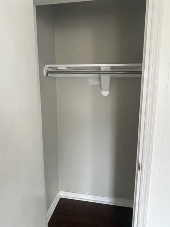 Building Photo - FOR RENT WILLOUBHY AREA!