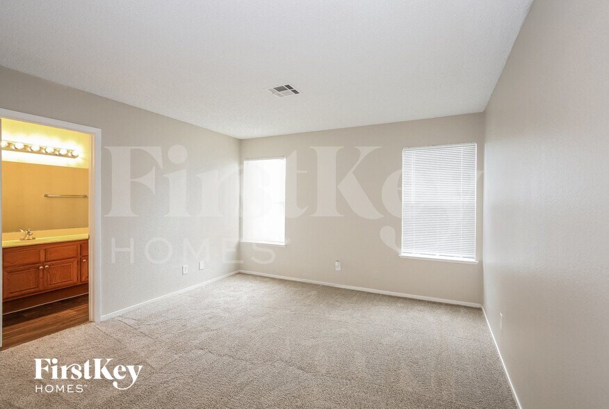 Building Photo - 6533 Chilton Ct