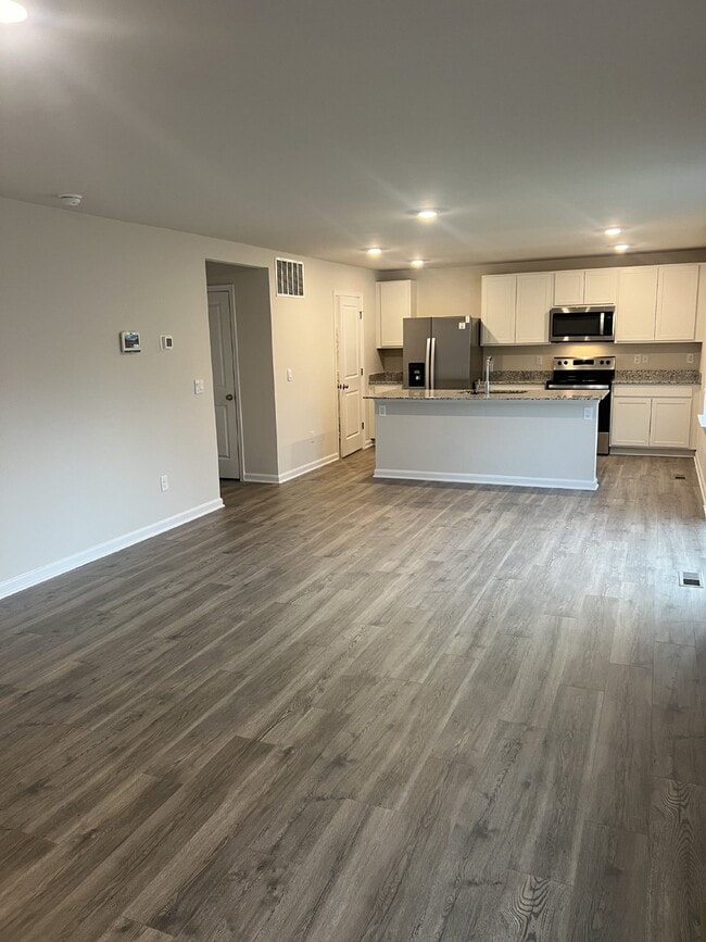 Building Photo - Wilderness Shores Dream Home - 4bd/2.5ba Single Family Home