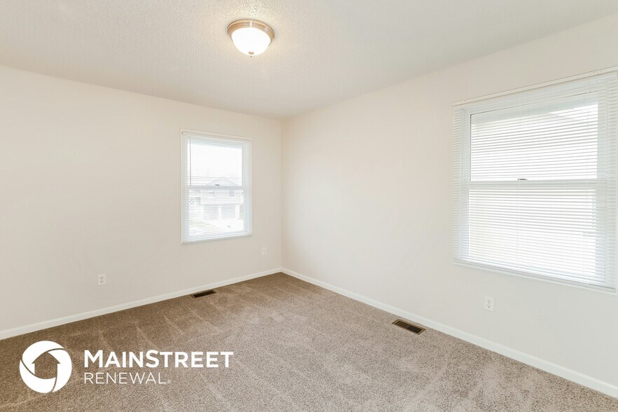 Building Photo - 10311 N Main St