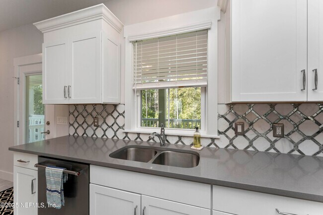Building Photo - 105 Spring Tide Wy