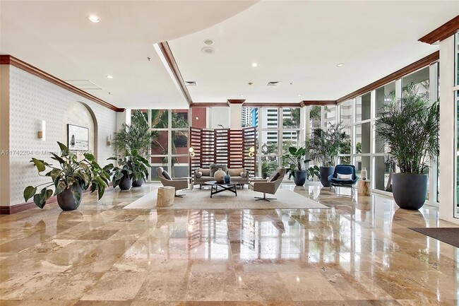 Building Photo - 1111 Brickell Bay Dr