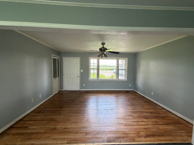 Building Photo - CUTE 3 BR, 1 BA BRICK HOME IN CONVENIENT MT OLIVE LOCATION