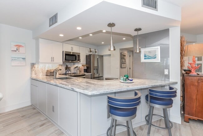 Building Photo - 1605 S US Hwy 1