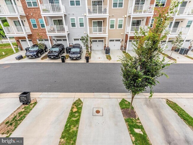Building Photo - 9374 Seney Ln