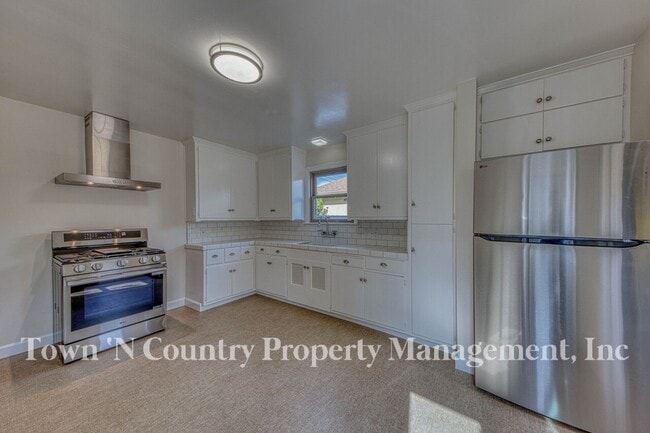 Building Photo - Charming 2BR/1BA Home in South Salinas!