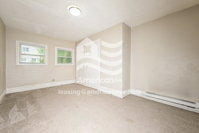 Building Photo - 734 Lillian St