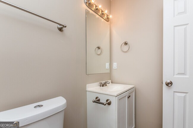 Building Photo - 2716 Brenston Dr