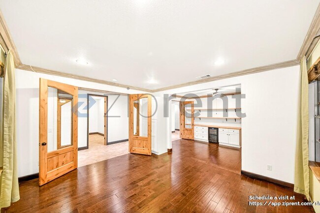 Building Photo - 1485 Clearview Cir