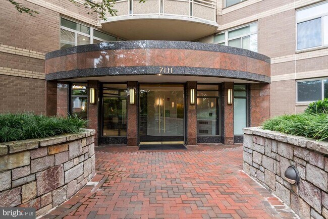 Building Photo - 7111 Woodmont Ave