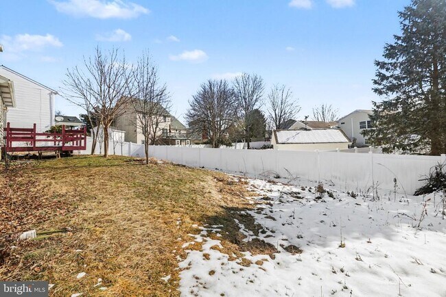 Building Photo - 2109 Highland Ct