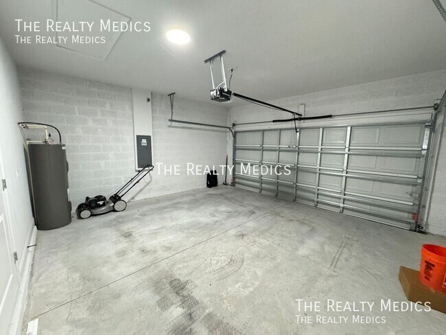 Building Photo - 2226 Rock Dr