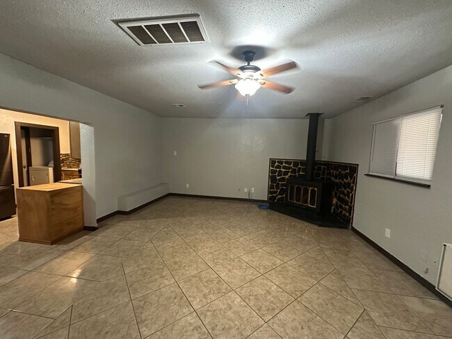 Building Photo - 900 Flamingo Ave
