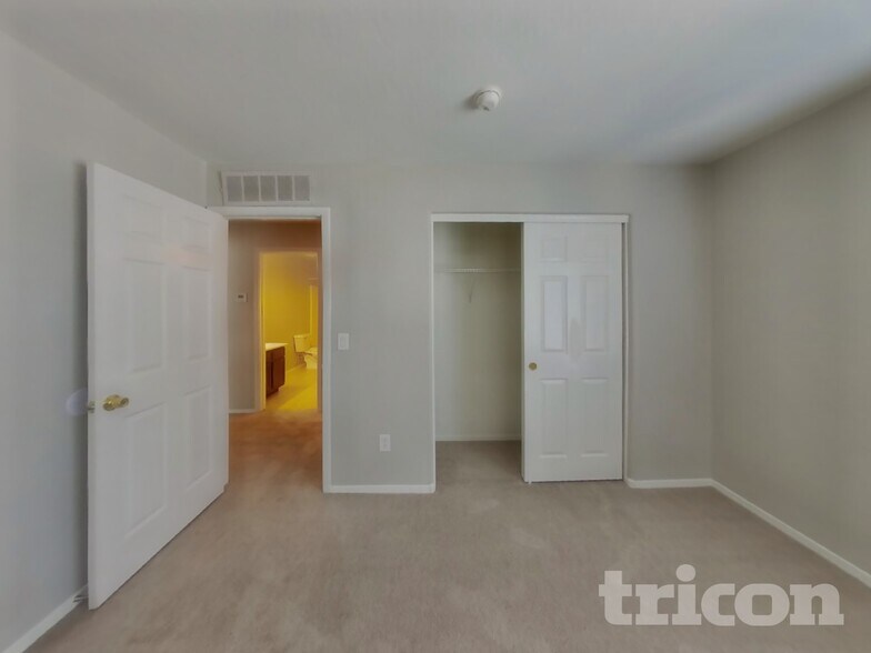 Building Photo - 17679 N Avelino Dr