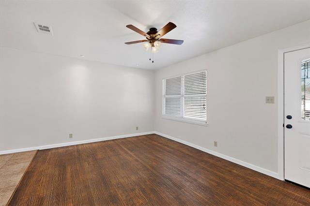 Building Photo - 317 W Pecan St