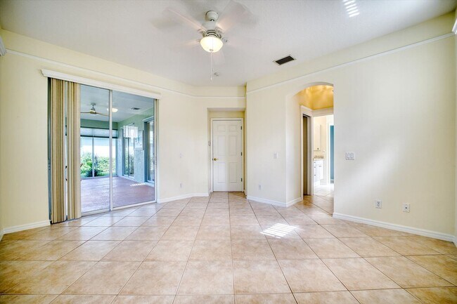 Building Photo - 2 Bedroom Plus Den/Office Home - Relaxing Pond View and Pet Friendly