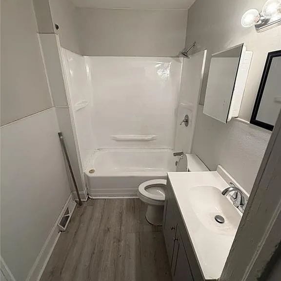 Building Photo - Charming 3 BD / 1.5 BA Home with Finished Basement