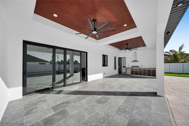 Building Photo - 4016 Chiquita Blvd S