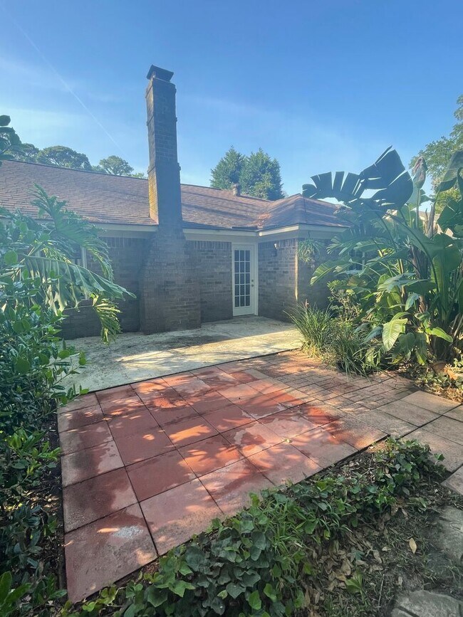Building Photo - RIVER OAKS- WILMINGTON ISLAND-
