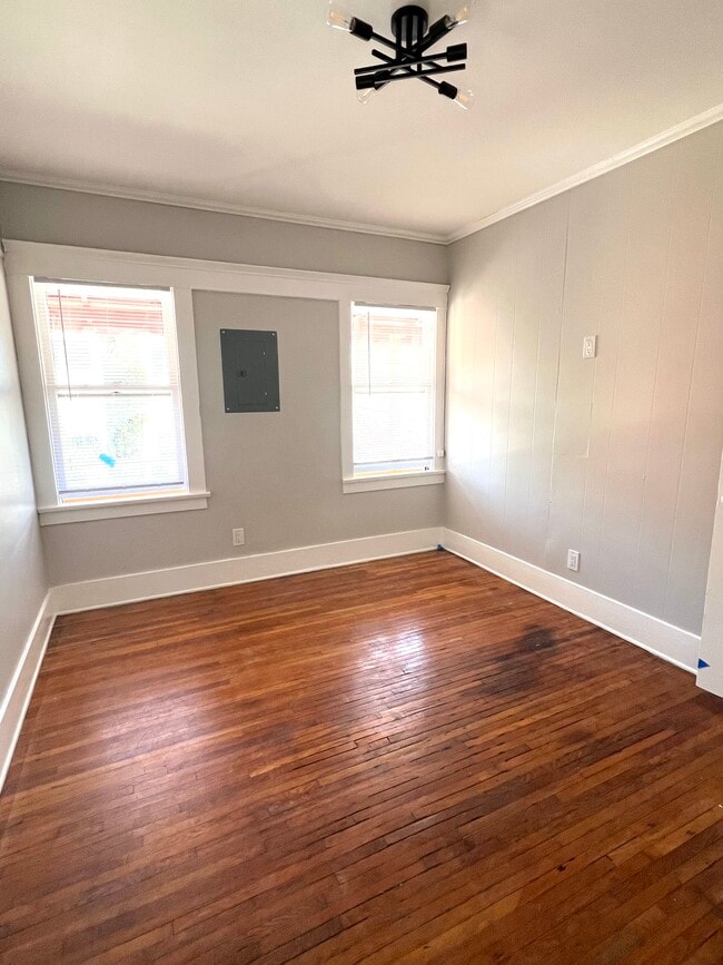 BR - 1424 E Florida St