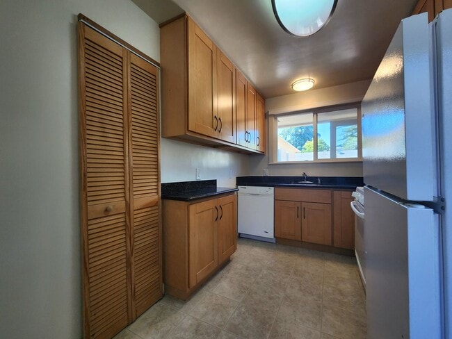 Building Photo - Luxurious Downtown Palo Alto Living - Top ...