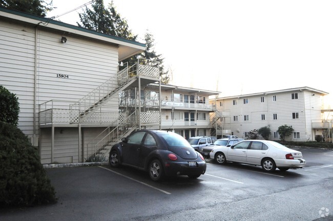 Building Photo - Alder Manor Apartments