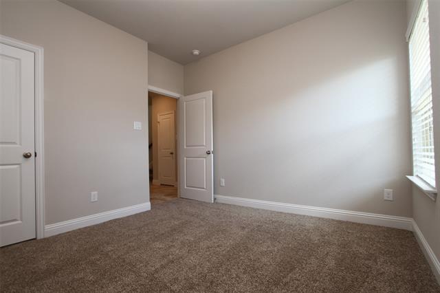 Building Photo - 2300 Southwick Dr