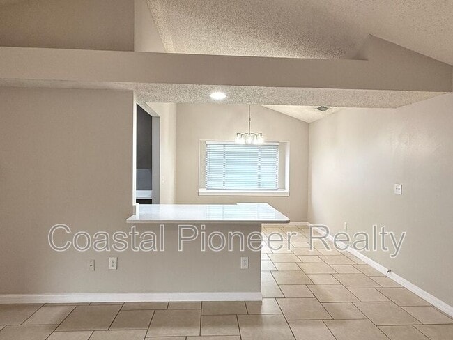 Building Photo - 1412 High Knoll Dr