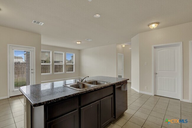 Building Photo - 1355 Fall Cover St