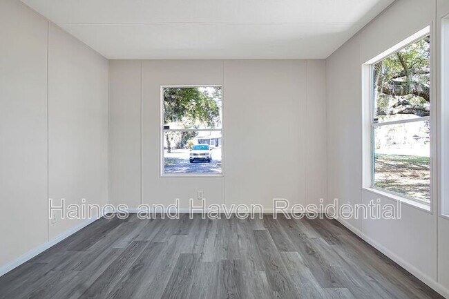 Building Photo - 322 Clearwater Lake Dr