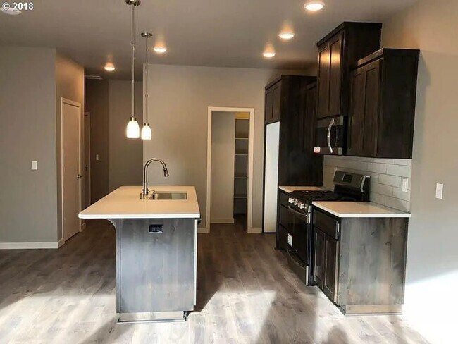 Building Photo - Welcome to your new home!