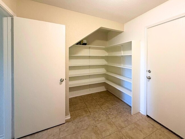 Building Photo - 5127 Mustang Cove