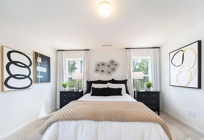 Building Photo - 3 BR/2.5BA  | Newly Renovated Single Family Home | Spacious Great Room | In Dukes Ridge!
