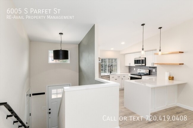 Building Photo - 6005 S Parfet St