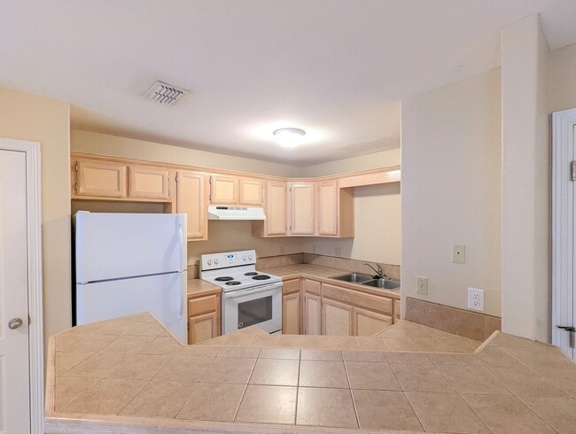 Building Photo - 721 Sonesta Ct