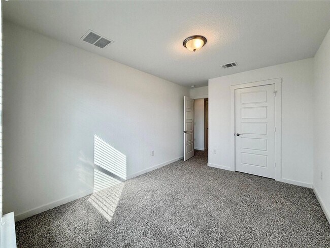 Building Photo - 1061 Winnsboro Lp