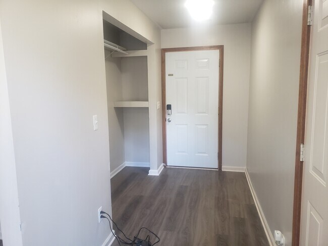 Building Photo - 4285 Parker Rd