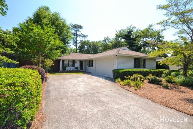 Building Photo - 1210 Smith Bay Cir W
