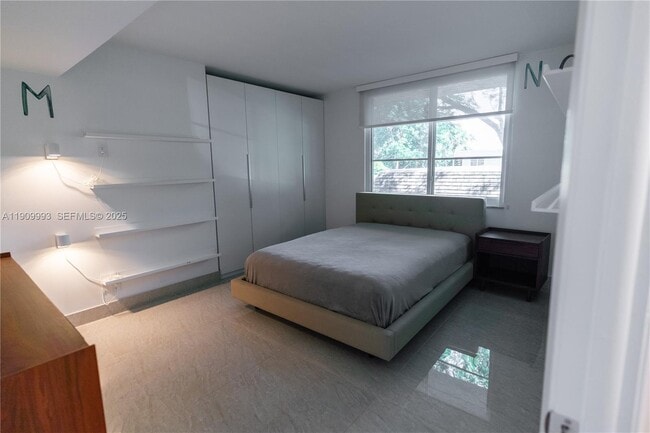 Building Photo - 4017 N Cypress Dr