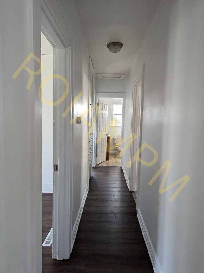 Building Photo - 359 2nd Ave N