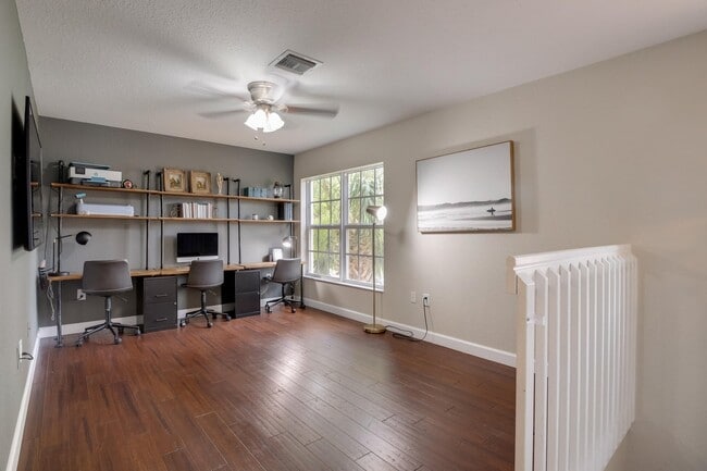 Building Photo - 10894 Bitternut Hickory Ln