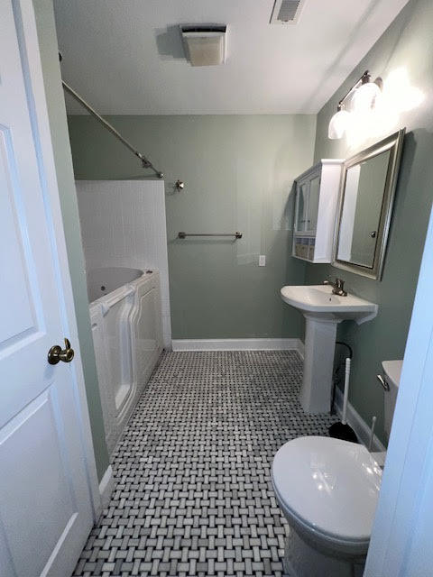 Building Photo - 372 Devon Way