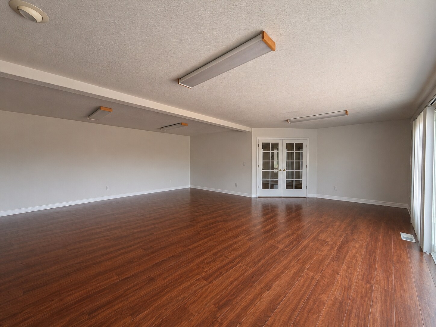 Building Photo - 2437 SW Linneman Dr
